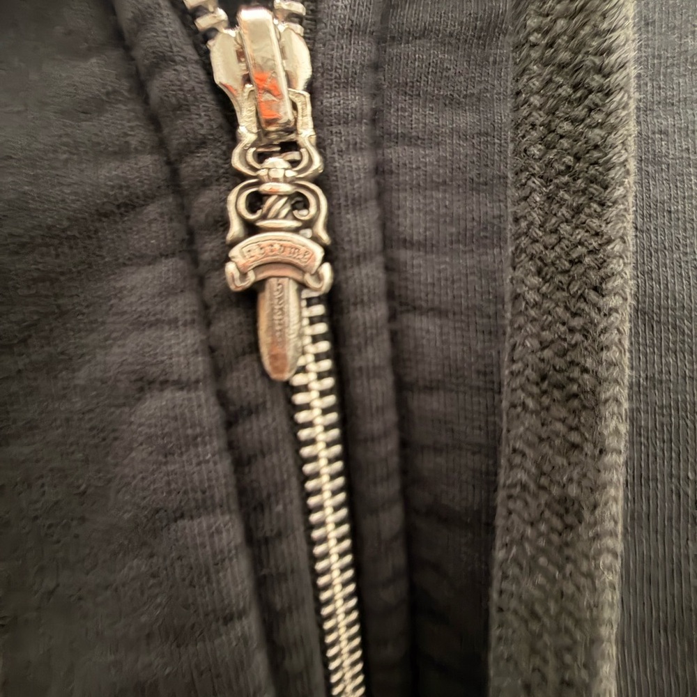 Chrome Hearts-SCROLL LOGO ZIP UP HOODIE
"BLACK" - Picture 4 of 15